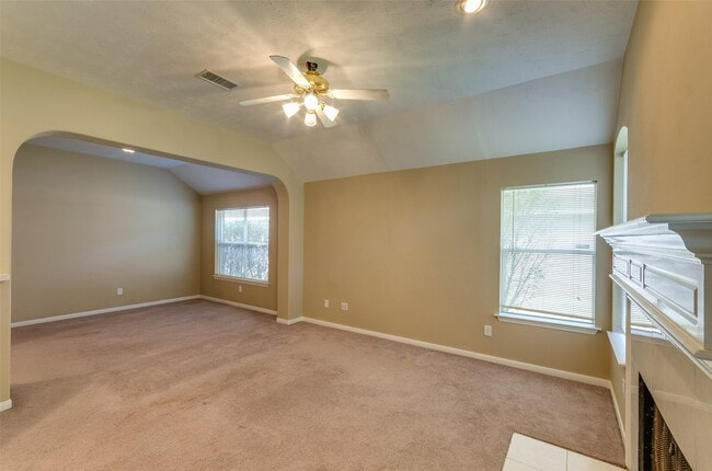 Building Photo - 18 Orchard Dale Cir