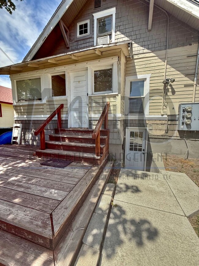 Building Photo - Garland Triplex