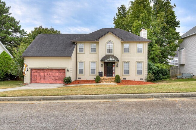 Building Photo - 4 bedroom 2.5 bath home on the water with ...