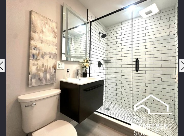 Building Photo - 3840 N Wilton Ave