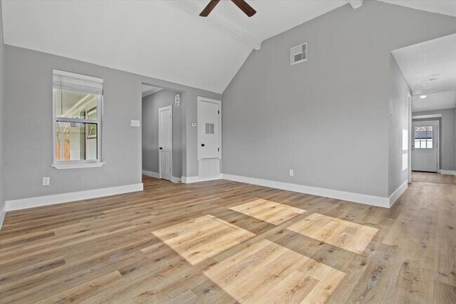 Building Photo - 102 East St