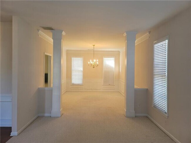 Building Photo - 750 Hedgewick Trail