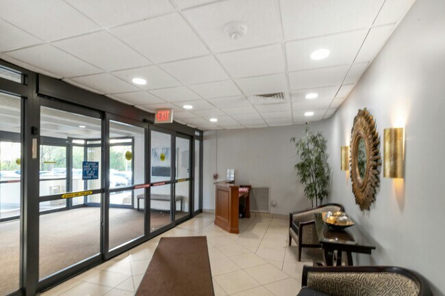 Building Photo - 1 Scenic Dr