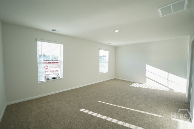 Building Photo - 102 Painted Lady Lp