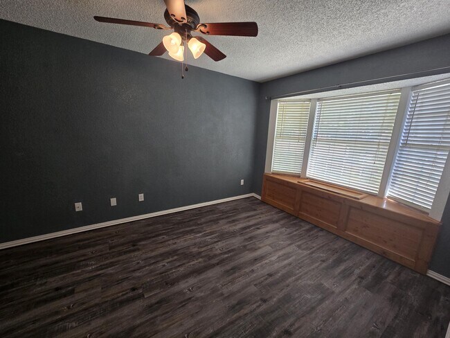 Building Photo - 1548 Bosc Ct