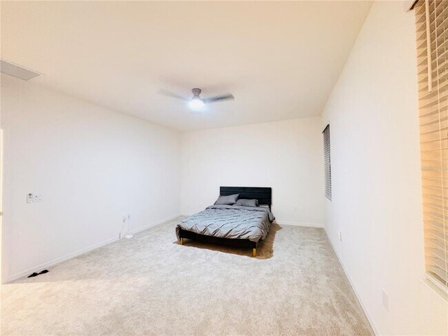 Building Photo - 1568 Sky Lks Dr