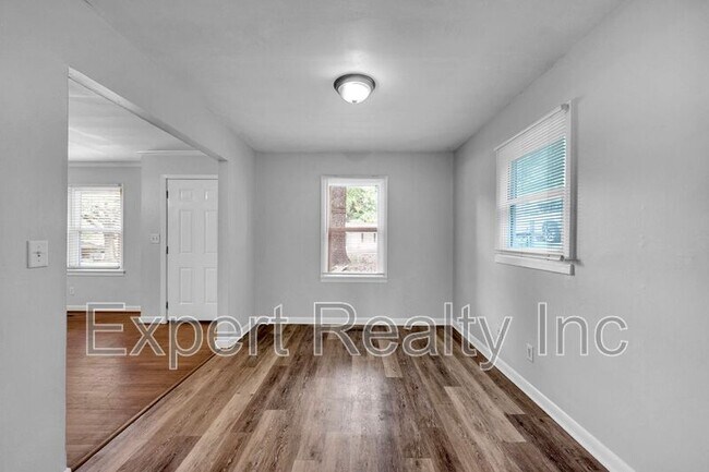 Building Photo - 1317 Glenwood St NW