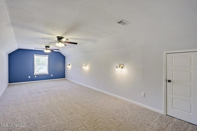 Building Photo - 114 Parkway Cove