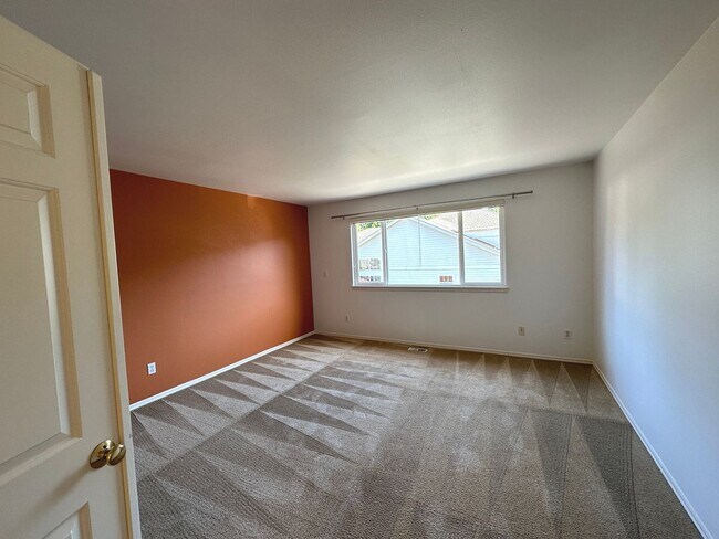 Building Photo - 3Bd/2.5Ba Kirkland House