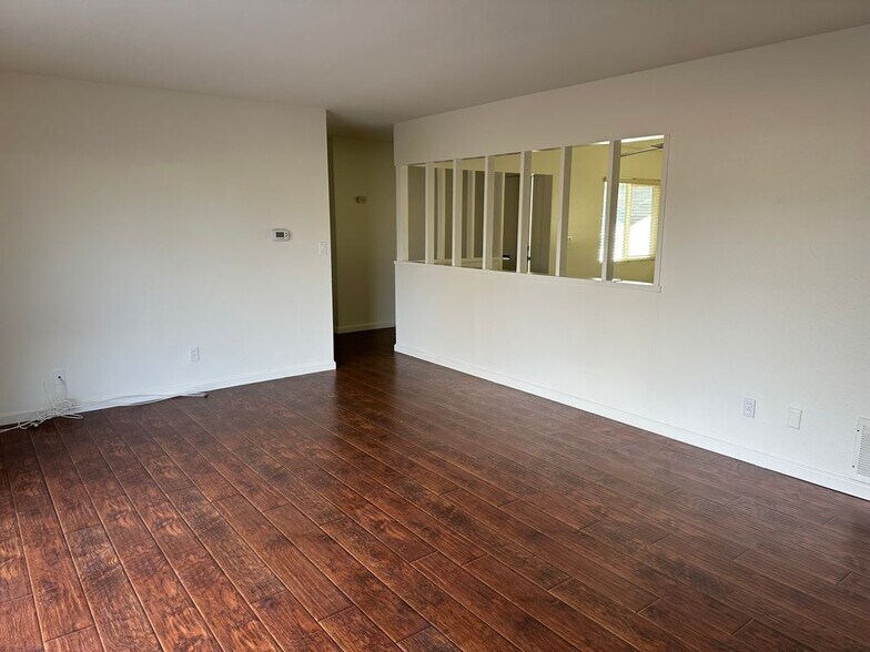Building Photo - 4074 Vincente Ave.