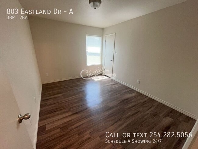 Building Photo - 803 Eastland Dr