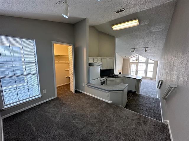 Building Photo - 9823 Summerwood Cir