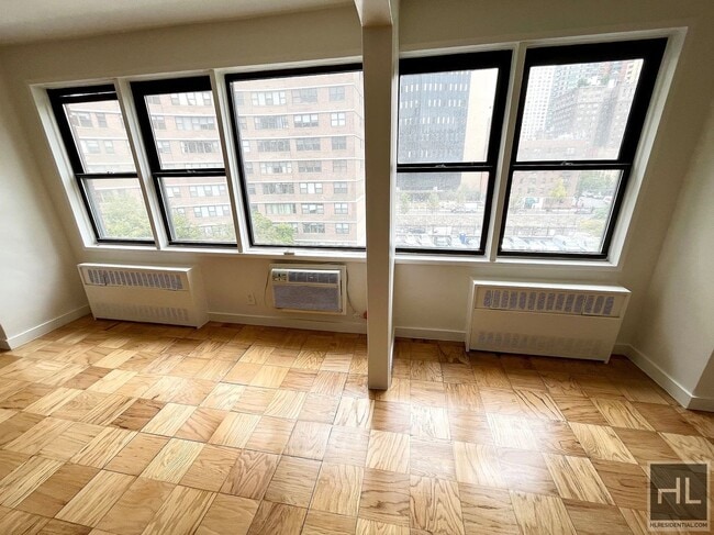 Building Photo - 236 E 36th St