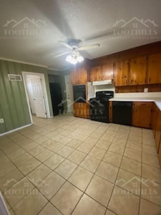 Building Photo - 1109 Reed Rd