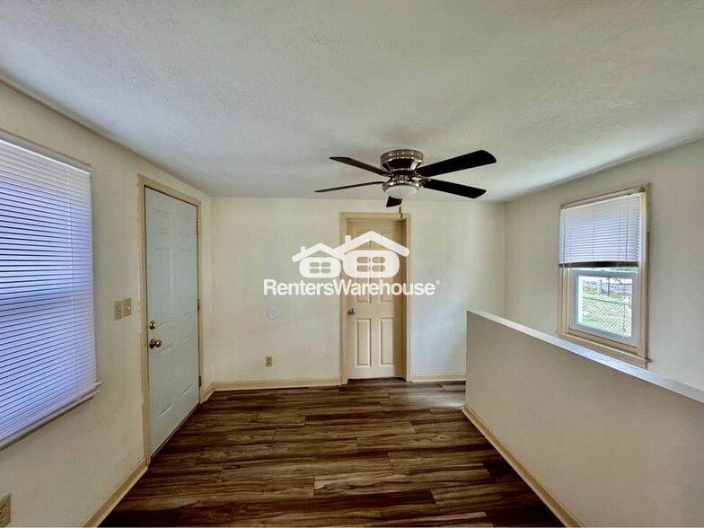 Building Photo - 703 Prairie St