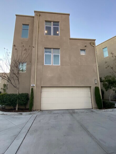 Building Photo - 7918 Altana Way
