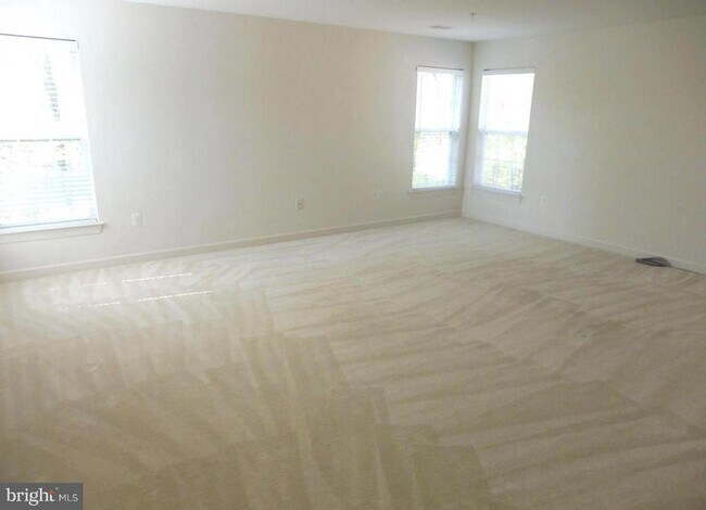 Building Photo - 4807 River Creek Terrace