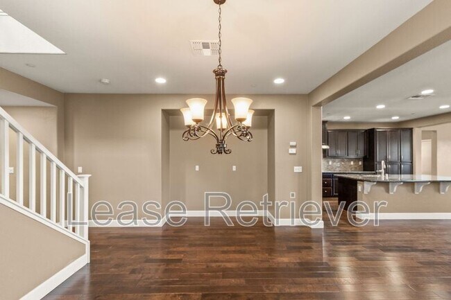 Building Photo - 479 W Esplanade Dr