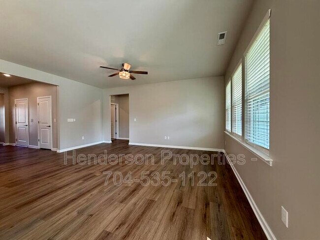Building Photo - 125 Pampas Pl