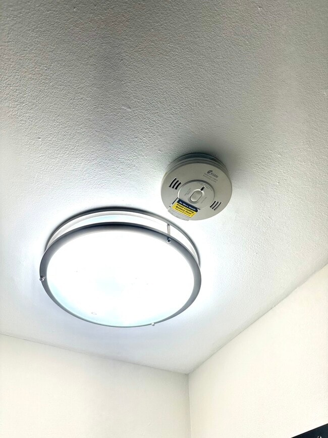 Building Photo - 2629 N Hampden Ct