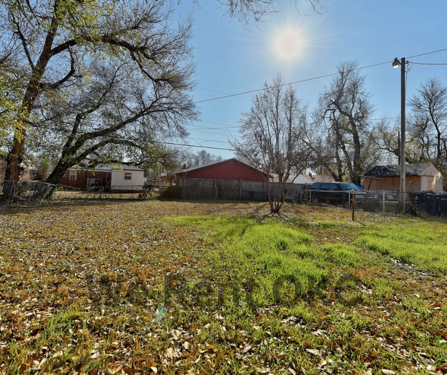 Building Photo - 1216 Bellevidere Dr