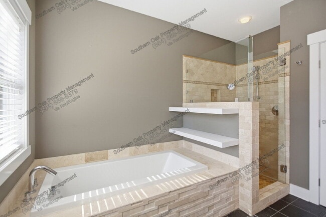 Building Photo - 401 Promontory Ridge