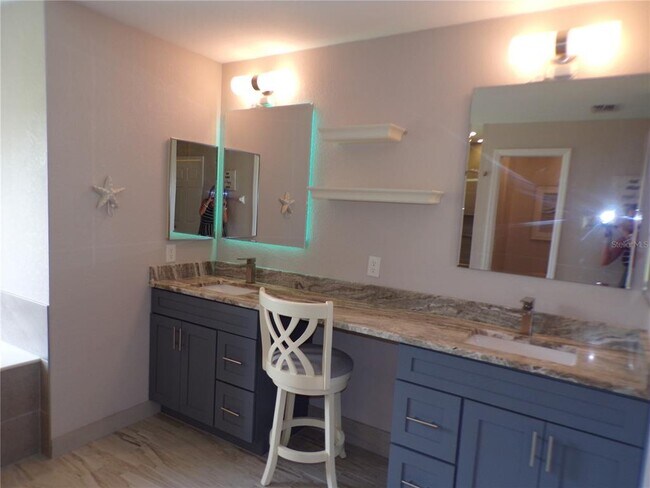 Building Photo - 4942 Ariton Rd