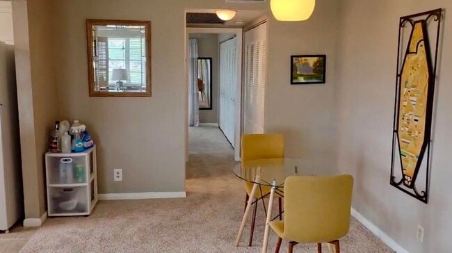 Building Photo - 226 Windsor J