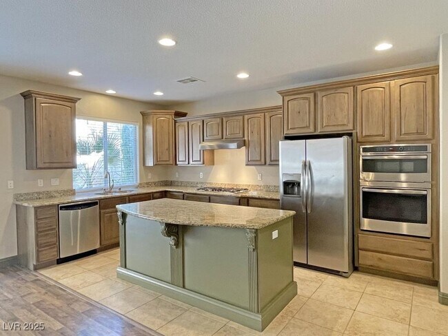 Building Photo - 12048 La Palmera Ave