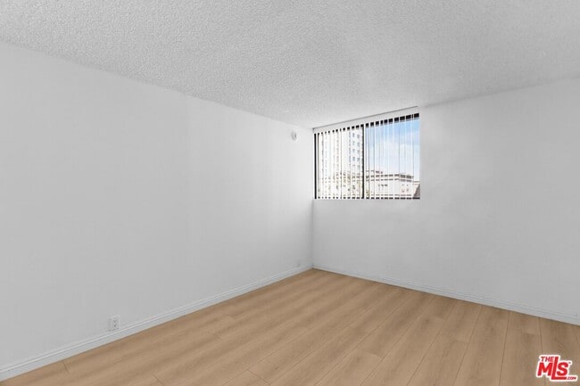 Building Photo - 10535 Wilshire Blvd