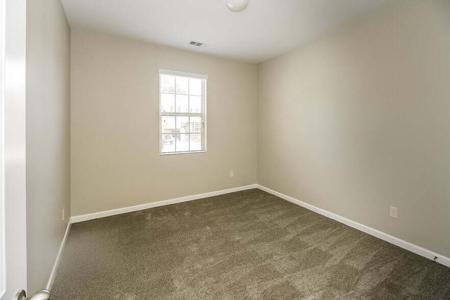 Building Photo - 141 Ivey Meadow Dr