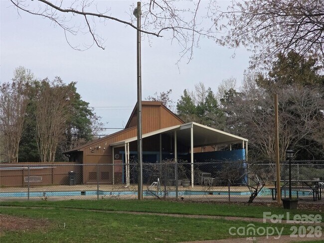 Building Photo - 7325 Winery Ln