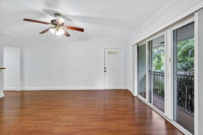 Building Photo - 45 SE 7th Ave