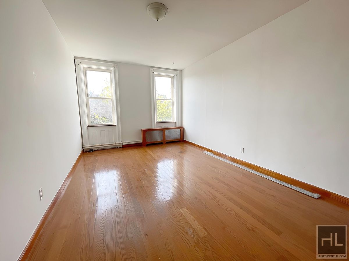 Building Photo - 3 AVENUE