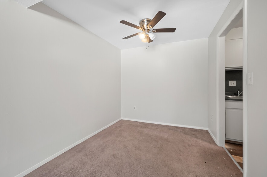 Building Photo - 43 Olcott Dr