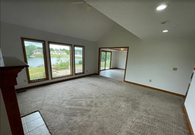 Building Photo - 16134 Silver Shadow Ln