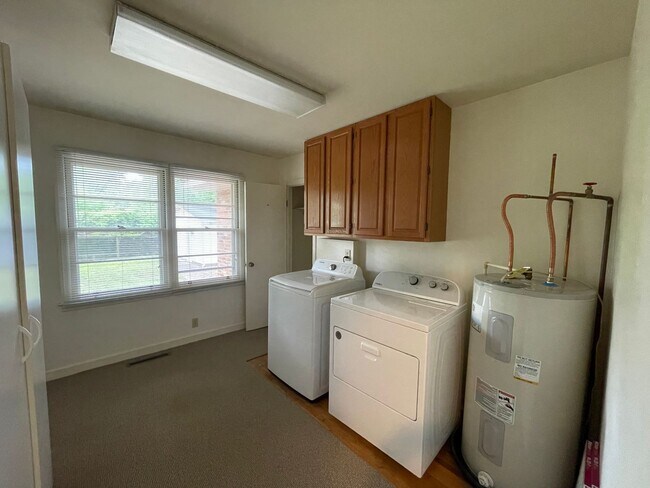 Building Photo - 106 Silver Bluff Rd