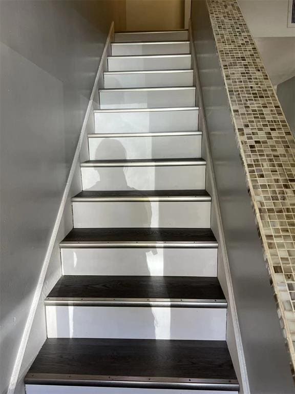 Building Photo - 5812 Windhover Dr