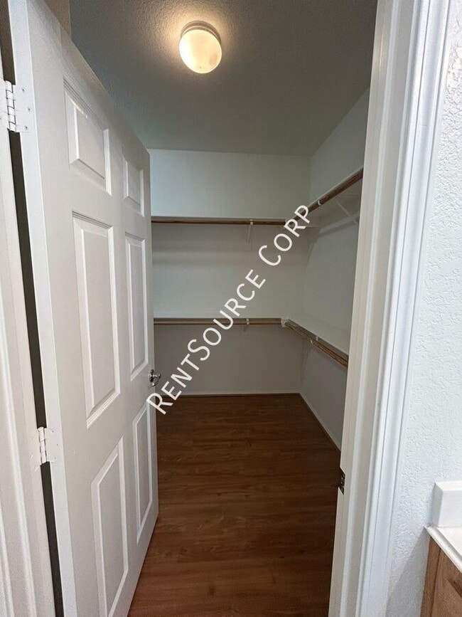 Building Photo - 39821 Sunstar St