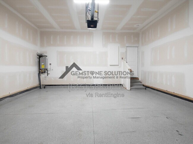 Building Photo - 631 Silva Ln