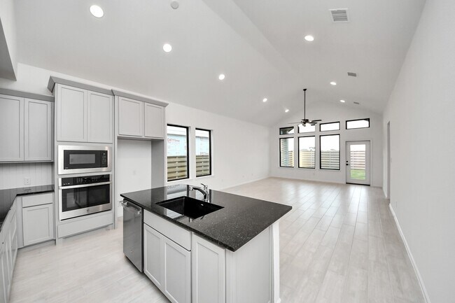 Building Photo - 10706 Ursa St