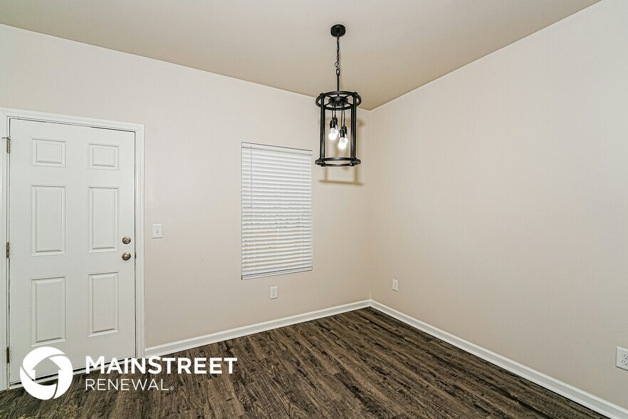 Building Photo - 680 Woodland Crst Rd