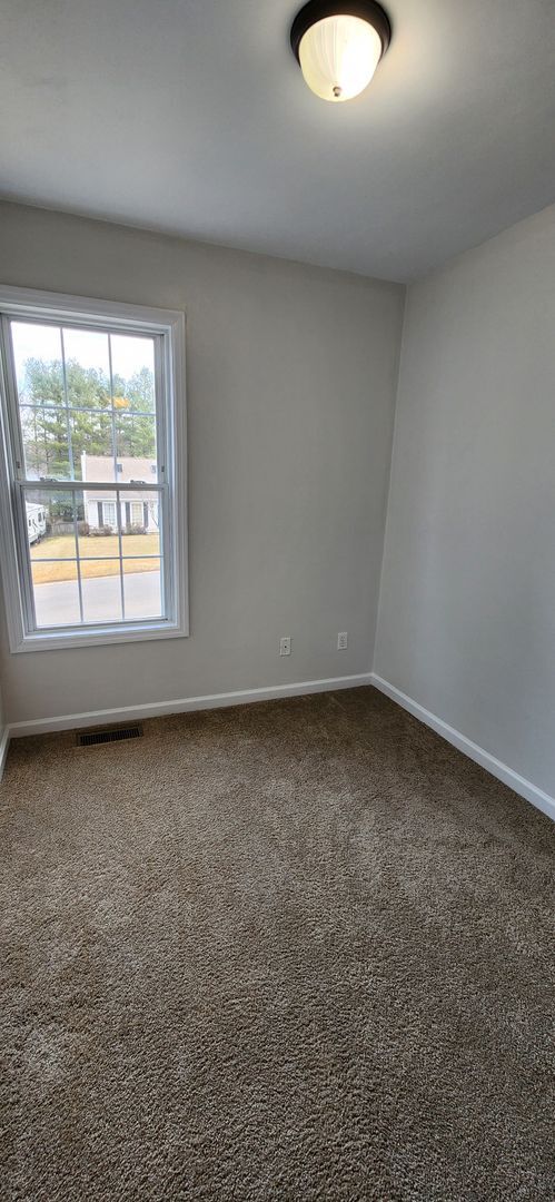 Building Photo - Available Now!! 3 to 4 Bedroom, 3 Full Bat...