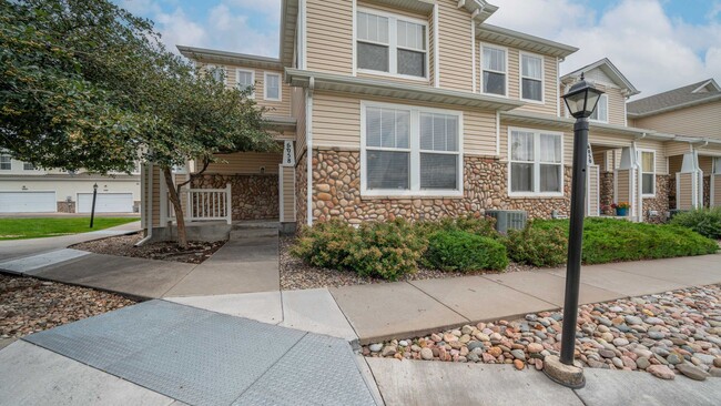 Primary Photo - Two Story End Unit Townhome in Stetson Hills