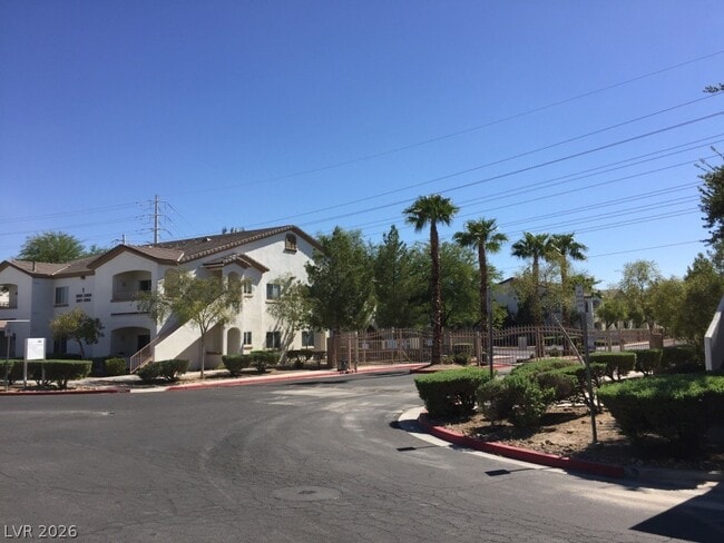 Building Photo - 5650 E Sahara Ave