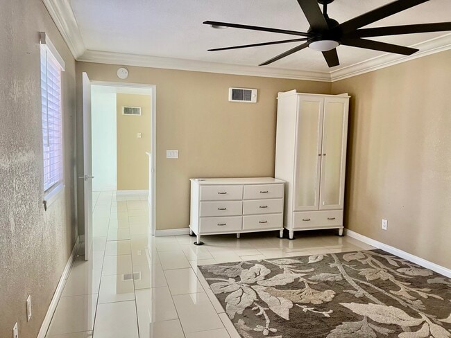 Building Photo - 3520 Lebon Dr