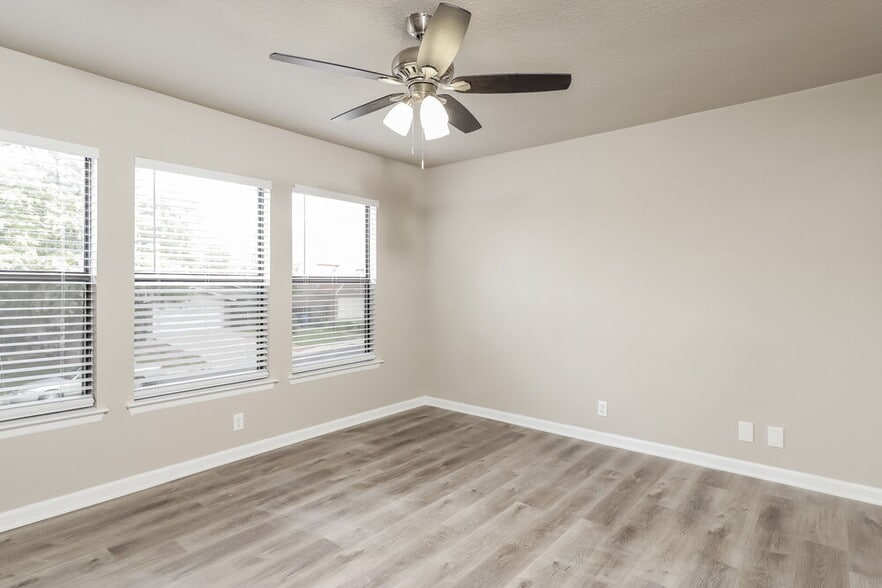 Building Photo - 10478 Tippecanoe