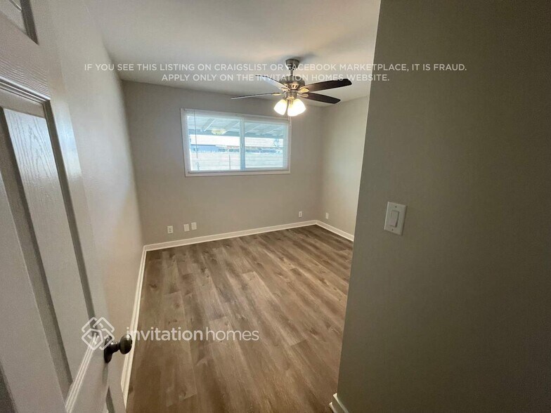Building Photo - 10714 N 36th Ave