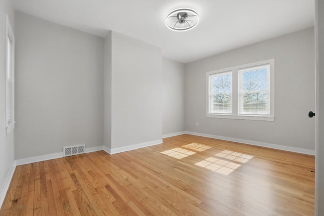 Building Photo - 310 Riverview Ave