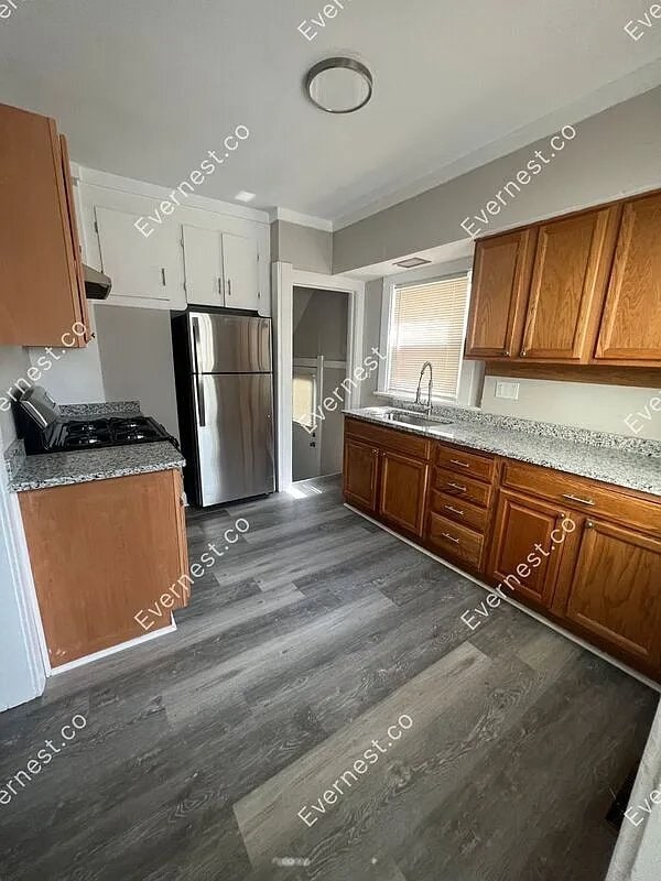 Building Photo - 3549 Hazelhurst Ave